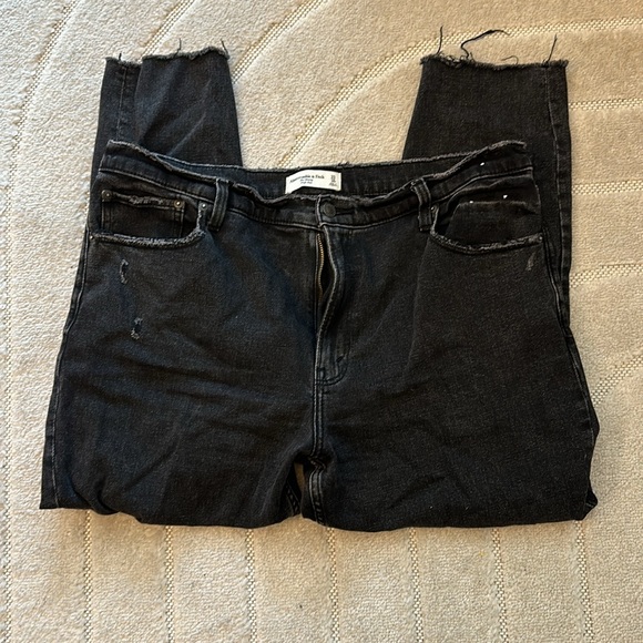 The Skinny High Rise Abercrombie jeans - Picture 2 of 4